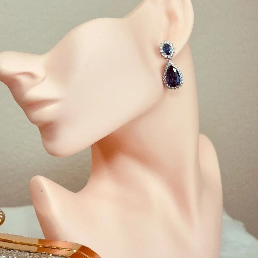 ⚜️ Elegant Purple and Silver Drop Earrings